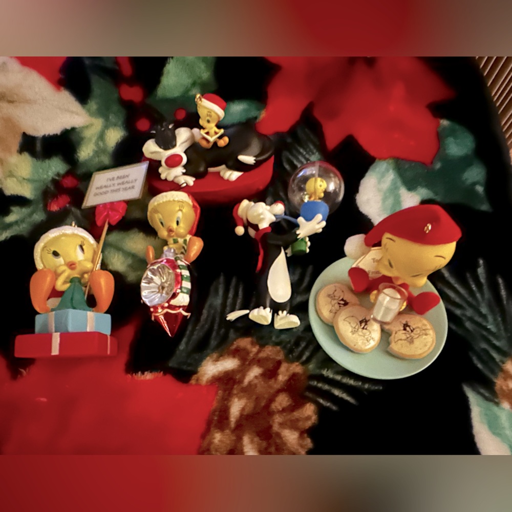 “Sylvester and Tweetie” Hallmark Keepsake Ornament Collection (5) - like new
